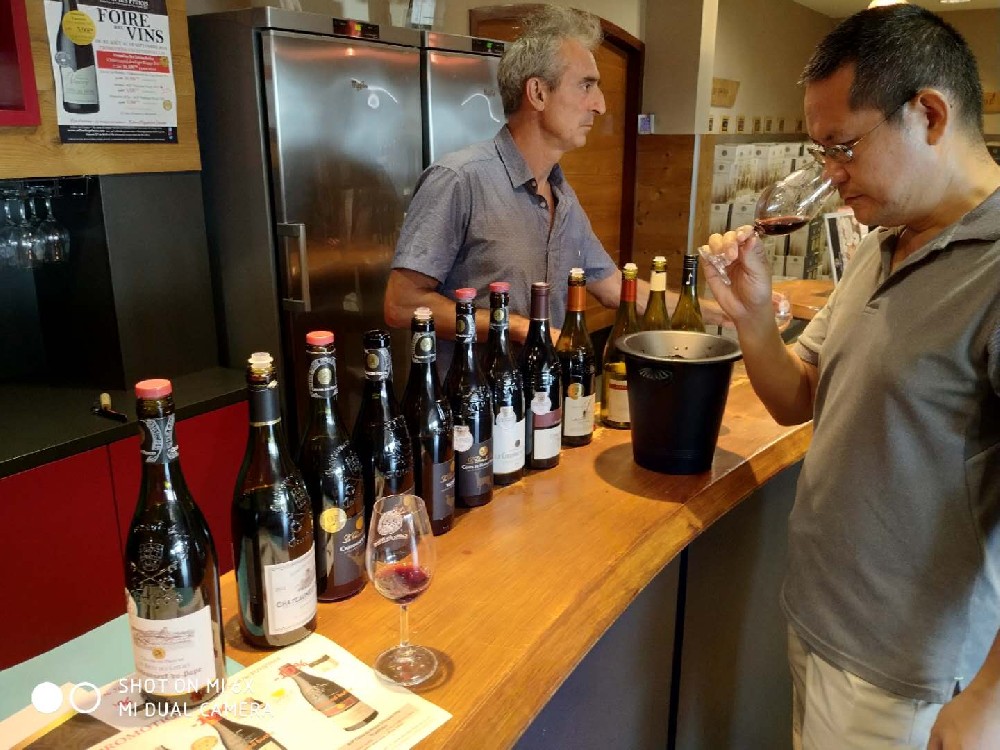 做進口紅酒代理生意要花多少錢？來看這里