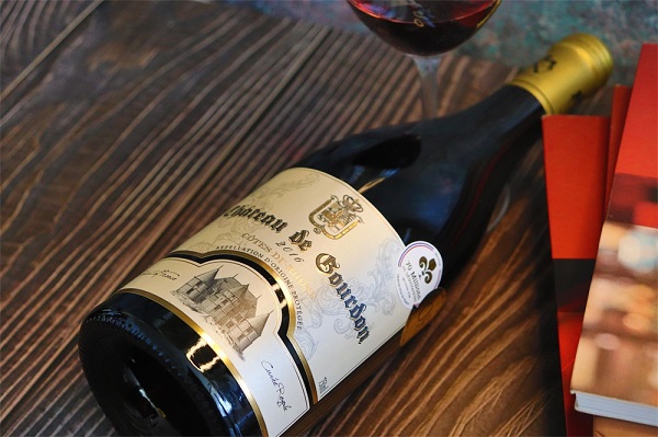 做紅酒店加盟，選擇高菲酒業(yè)